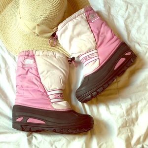 4/$25 Sorel pink boots